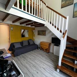 바레즈에 위치한 호텔 Appartement Helios confort wifi et terrasse