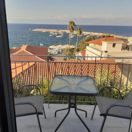 ANGIRA - Koroni Apartments، فندق في كوروني