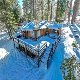 The Cedar House Prime Spot Kayaks & Cool AC