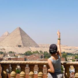 Crowne Pyramids View inn、カイロのホテル