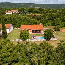 Pool House in Greenery near Trget - Happy Rentals