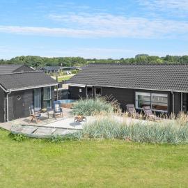 Beautiful Home In Haderslev With Sauna, hotell i Haderslev