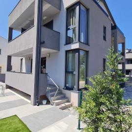 VAL21,VILLA 200 m FROM THE SEA WITH POOL AND FITNESs