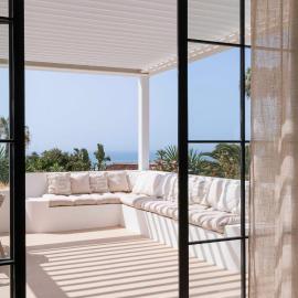 La Villa Pura Vida San Diego - Luxury Villa with Wonderful Sea View - Direct walking access to beach! 5 min from Sotogrande