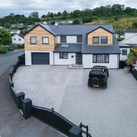 Castell Morlais - Luxurious 5 Bed - Pontsticill, hotel in Merthyr Tydfil
