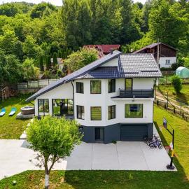 Vila MOON, hotell i Bezdead