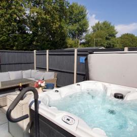 The Burrow House with Hot Tub Park Facilities, hotel u gradu Saint Leonards