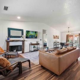 Perfect 3BR Minutes to Coffee Pot Trails