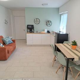 Esther house monolocale, hotelli kohteessa Terlano