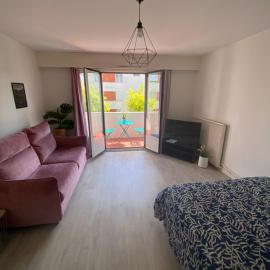 GRAND STUDIO avec balcon -4 PERSONNES-DISNEYLAND- PARIS a 10 minutes