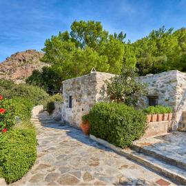 White River Cottages - rustic minimalist holiday houses, hotel v destinaci Makrigialos