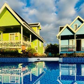 Luxurious Cottages in Batumi with a Pool, hotel v destinácii Batumi