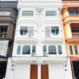 White House31 EntireHouse & Rooftop DMK Airport & BTS BKK, hotel a Ban Sai Mai