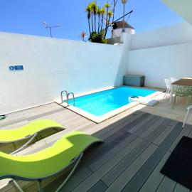 Sunset Street Beach house, hotel in Lourinhã