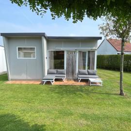 Rustig vakantiehuisje Coester De Haan - 2 slaapkamers, מלון בדה האן