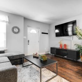 Cozy spacious family home near Carytown fully fenced, מלון בריצ'מונד