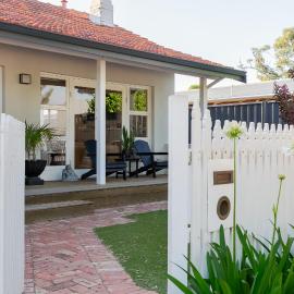 Guildford Cottage Swan BnB Management