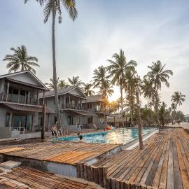 Laemsui Beach แหลมซุย บีช, Hotel in Ban Laem Sui