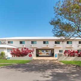 Castle Crest Motel
