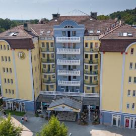 Palace Hotel Hévíz, hotelli kohteessa Hévíz