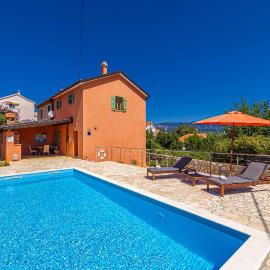 Holiday house Villa Šilo، فندق في سيلو