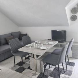 NEU! FeWo Maria Buch, hotel Neresheimben