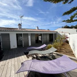 Maison de Vacances des Centaurées, hotel in La Guérinière