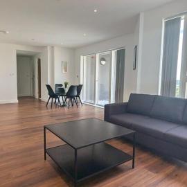 Grand Exchange near Ascot 2 bed with Parking