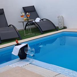 VILLA PERLA del SALENTO con piscina、リド・マリーニのホテル