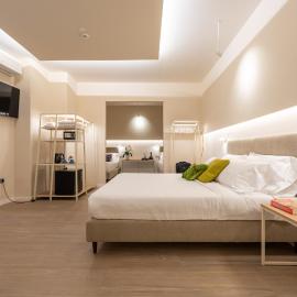 Six Luxury Rooms Pozzuoli, hotel in Pozzuoli