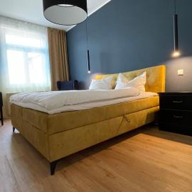 NEU! OASIS - FeWo am Harz, hochwertig Kernsaniert, 83 qm, EG, hotel in Nordhausen