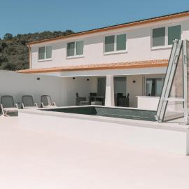 neues Haus Meerblick,Heizung Pool das ganze Jahr: Brunella'da bir otel