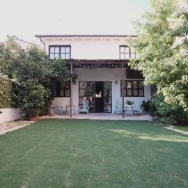 La Casa del Jardín, hotel din Candeleda