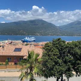 Studio équipé vue mer