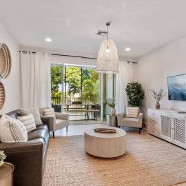 Mariners 210 Great Location with Marina Views