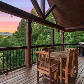 Mountain Views Hot Tub & Pool Table Fire Pit Games, Hotel in Epworth