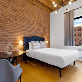 The Little Prince Rooms-Old Montreal, hotel em Montreal