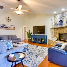Private Estate on 10 Acres w/ Pool in Bradenton, hotel in Bradenton