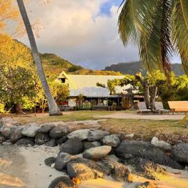 Tahiti Beach House, hotel di Paopao