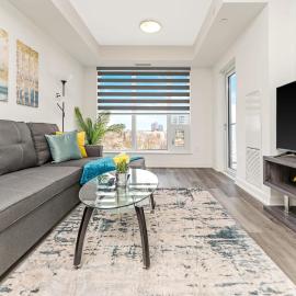 Luxury 1BR King Bed Unit - Private Balcony, hotel a Kitchener