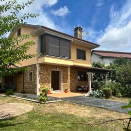 Vivienda turistica Os Galegos en Palas de Rey, hotel in Palas de Rei