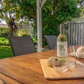 Spacious 2 Family Accommodation in the Grove, hotel din Albany