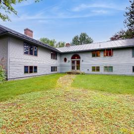 Great Pond Retreat، فندق في Barnard