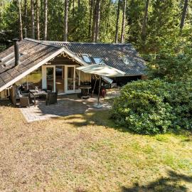 3 Bedroom Amazing Home In Store Fuglede, hotel a Store Fuglede