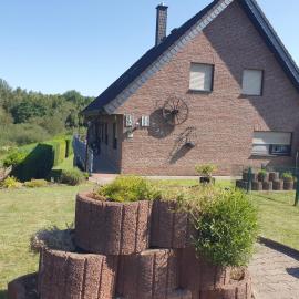 FeWo Eifel-Oase mit Garten, khách sạn ở Mechernich