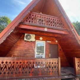 Zaciszny Domek nad Złotym Potokiem - Góry Opawskie, hotel a Pokrzywna