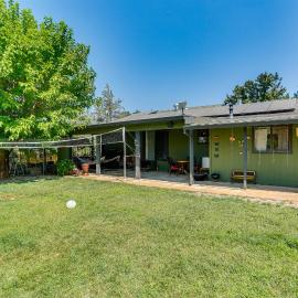 Hot Tub, Dog-Friendly Yard! 3-Acre Redding Retreat, Hotel in Redding