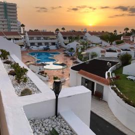 Apartamento Helena en Garden City con piscina climatizada