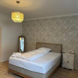 Paris: Messe-, Business-, Ferienwohnung, hotelli kohteessa Hilden