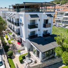 Akpınar Marin Hotel, hotel in Çeşme